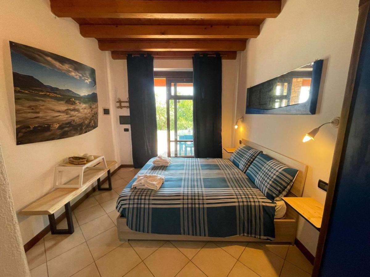 La Fiocchina - Magic Place - Apartments & Studios In Garda Lake - Countryside Farmhouse, Inside The Middle Of The Lake 살로 외부 사진