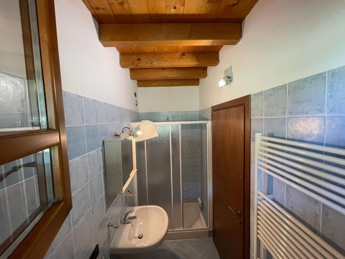 La Fiocchina - Magic Place - Apartments & Studios In Garda Lake - Countryside Farmhouse, Inside The Middle Of The Lake 살로 외부 사진