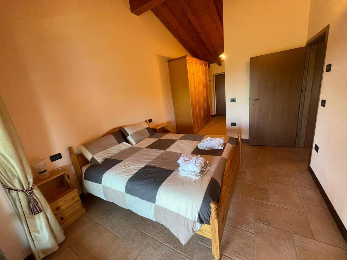 La Fiocchina - Magic Place - Apartments & Studios In Garda Lake - Countryside Farmhouse, Inside The Middle Of The Lake 살로 외부 사진