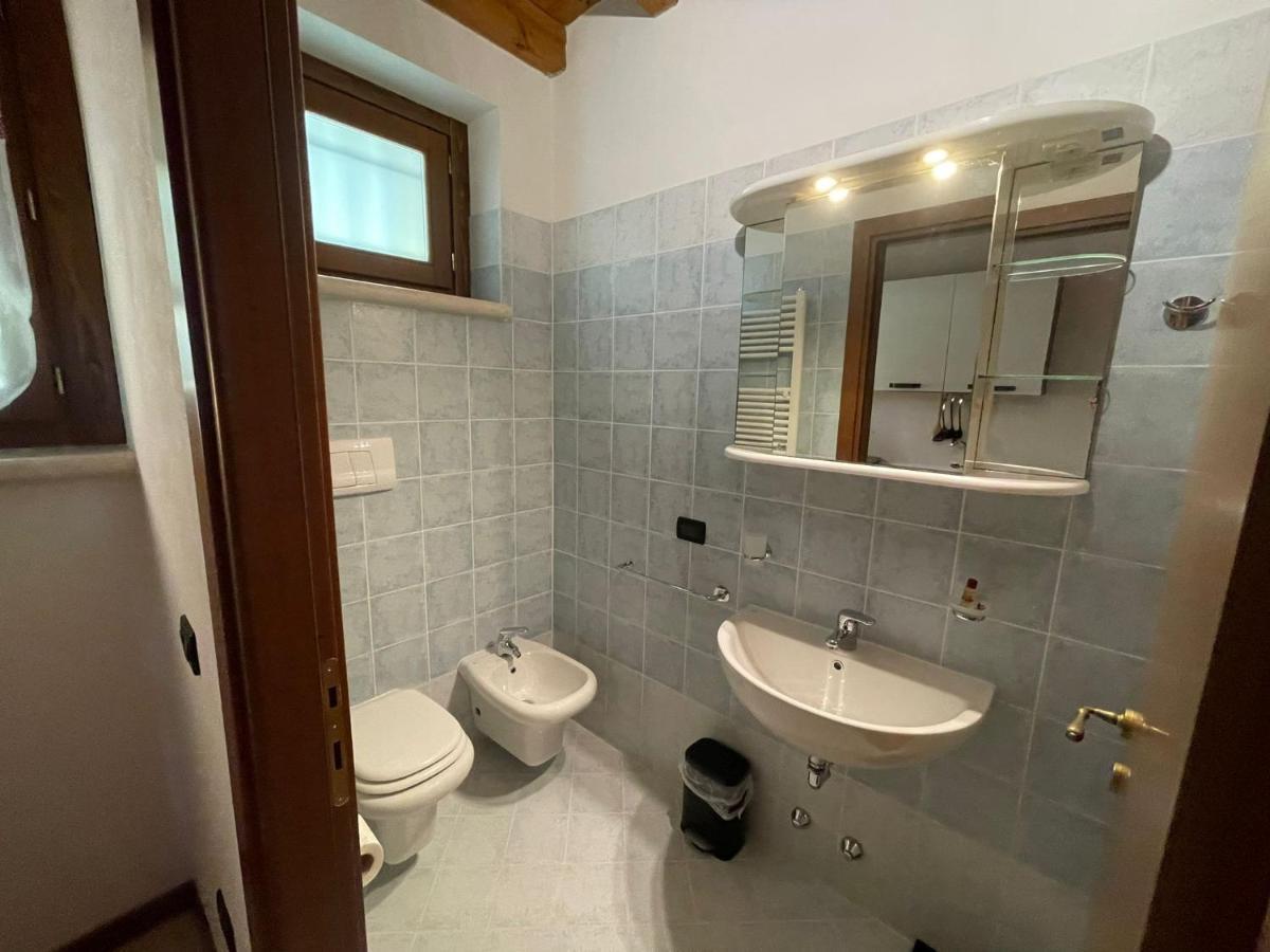 La Fiocchina - Magic Place - Apartments & Studios In Garda Lake - Countryside Farmhouse, Inside The Middle Of The Lake 살로 외부 사진