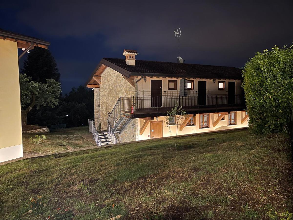 La Fiocchina - Magic Place - Apartments & Studios In Garda Lake - Countryside Farmhouse, Inside The Middle Of The Lake 살로 외부 사진